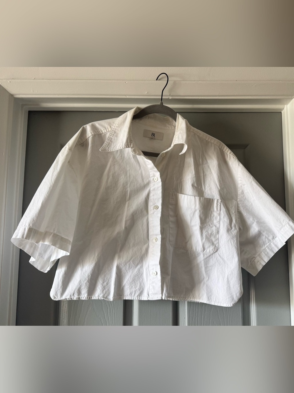 Banana Republic White Cropped Short-Sleeve Button-Up Top - Picture 3 of 3